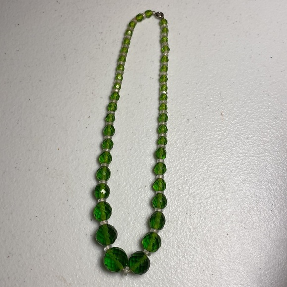Green Glass Bead Necklace - Picture 4 of 8